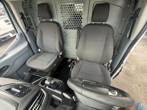 Used 2018 Ford Transit 150 130 Low Roof RWD image 13