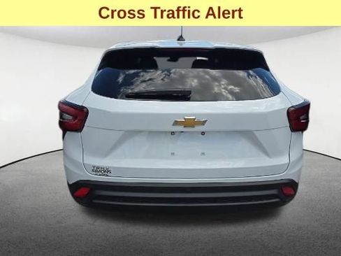 Used 2026 Chevrolet Trax LS w/ LS Convenience Package FWD image 7