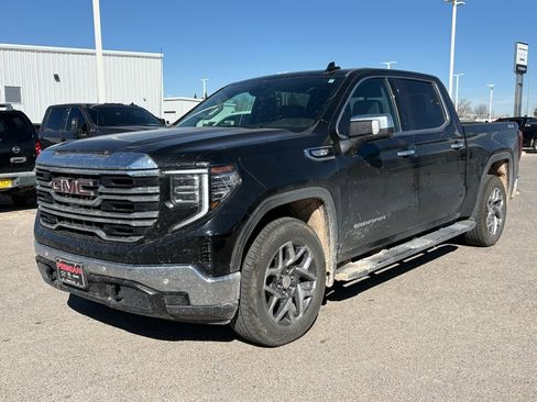Used 2025 GMC Sierra 1500 SLT image 1