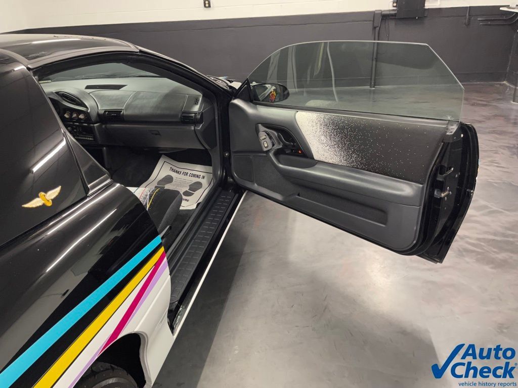 Used 1993 Chevrolet Camaro Z28 RWD image 32