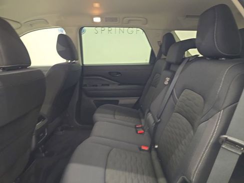 Used 2025 Nissan Pathfinder SV FWD image 18