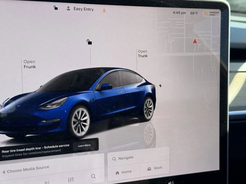 Used 2023 Tesla Model 3 Standard Range image 11