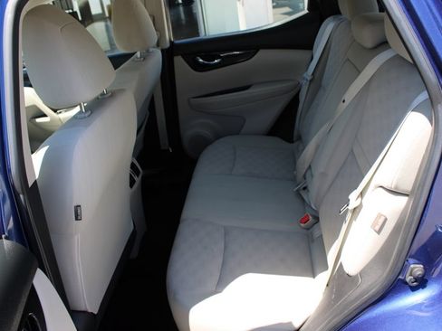 Used 2020 Nissan Rogue Sport SV FWD image 14