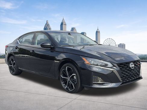 Certified 2025 Nissan Altima 2.5 SR w/ SR Premium Package FWD image 7
