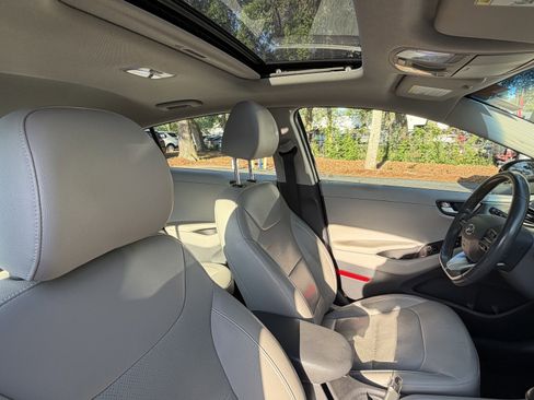 Used 2017 Hyundai Ioniq Limited FWD image 46