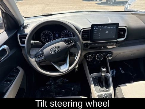 Used 2020 Hyundai Venue SEL FWD image 17
