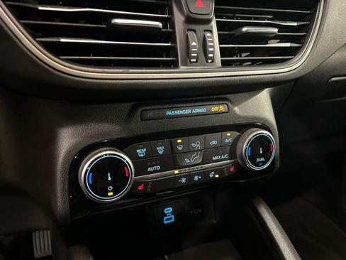 Used 2022 Ford Escape SEL w/ SEL Stealth AWD Package image 17