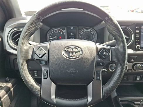 Used 2022 Toyota Tacoma TRD Sport AWD/4WD image 15