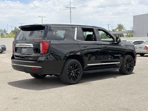 Used 2022 GMC Yukon SLT w/ SLT Luxury Package AWD/4WD image 6