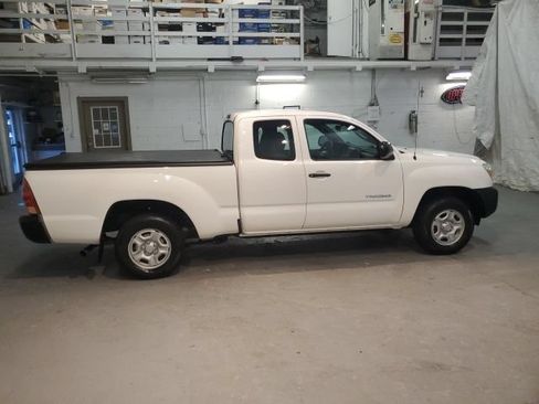 Used 2013 Toyota Tacoma 2WD Access Cab image 7