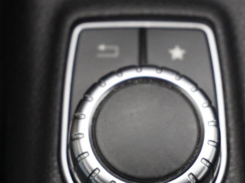 Used 2018 Mercedes-Benz CLA 250 image 22