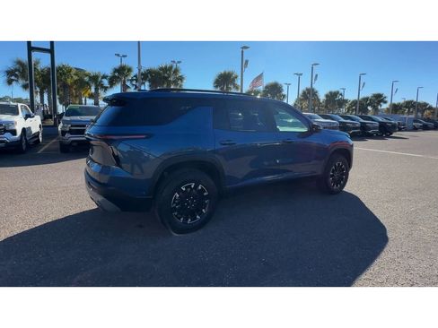 Used 2024 Chevrolet Traverse Z71 w/ Enhanced Driving Package image 2