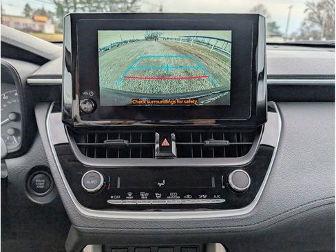 Used 2024 Toyota Corolla Cross LE image 22