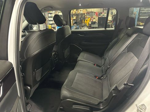 Used 2021 Jeep Grand Cherokee L Laredo w/ Luxury Tech Group I image 12