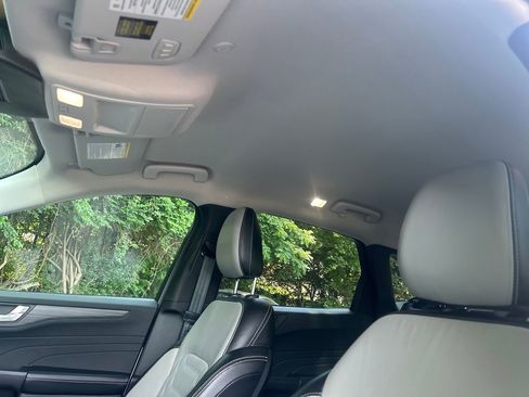 Used 2023 Ford Escape Platinum w/ Premium Technology Package AWD/4WD image 26