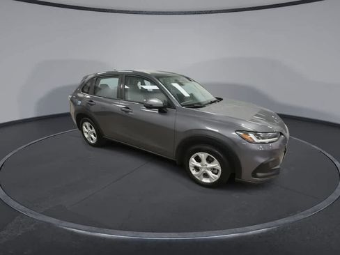 Used 2023 Honda HR-V LX image 2