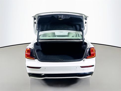Used 2024 Volvo S60 B5 Plus image 34