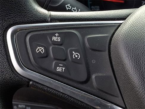 Used 2018 Chevrolet Equinox LT image 16