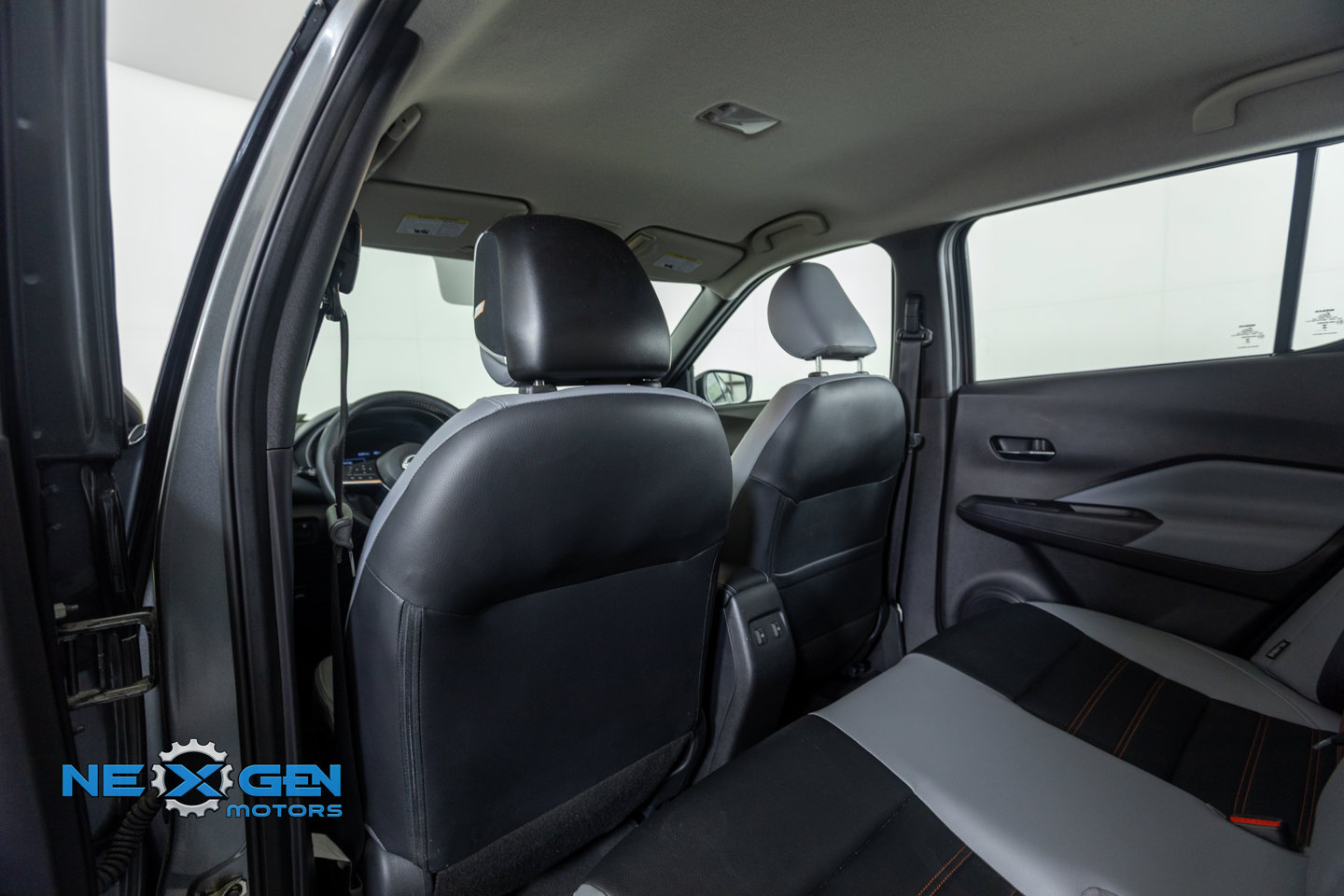 Used 2024 Nissan Kicks SR w/ SR Premium Package FWD image 28