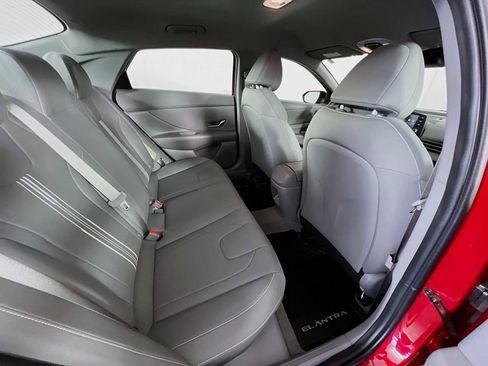Certified 2025 Hyundai Elantra Sport FWD image 25