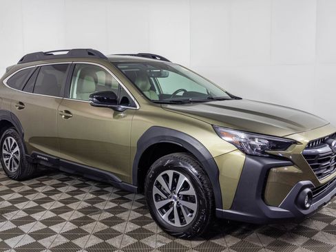 Used 2024 Subaru Outback Premium image 11