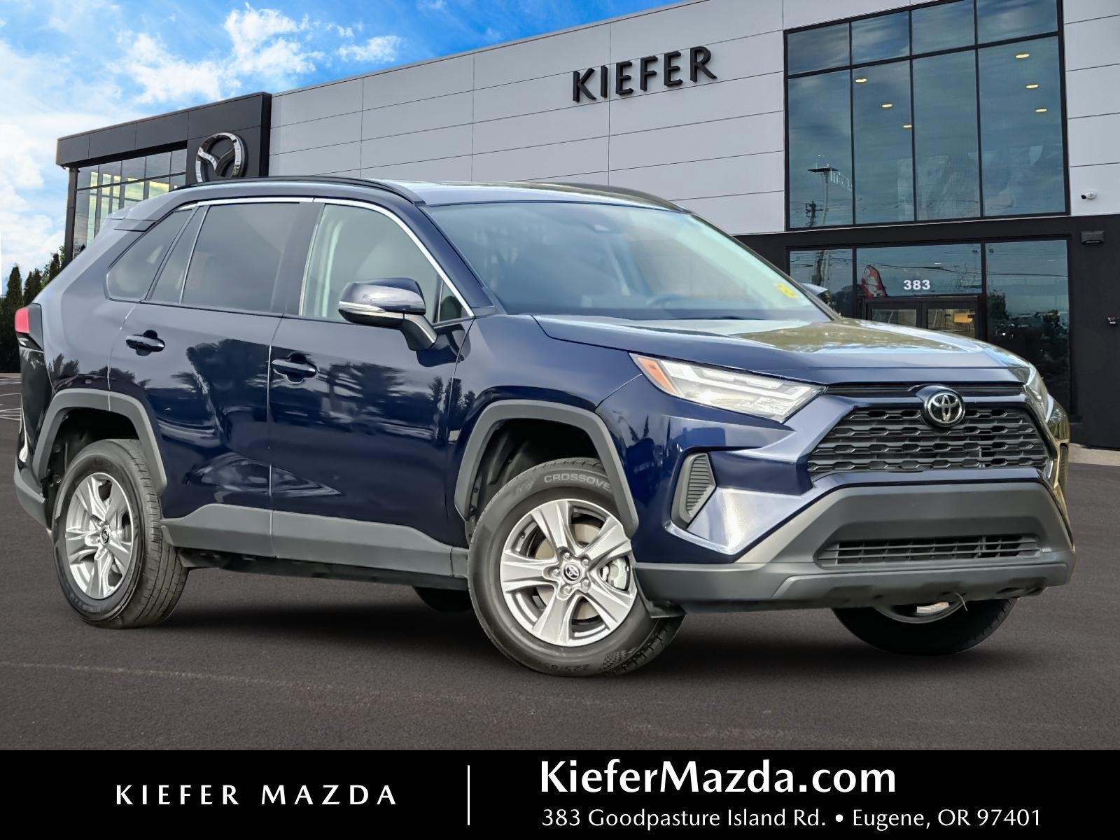 Used 2025 Toyota RAV4 XLE AWD/4WD image 1