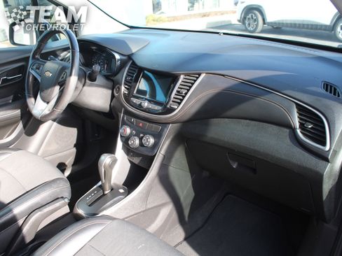 Used 2019 Chevrolet Trax LT w/ LT Convenience Package image 26