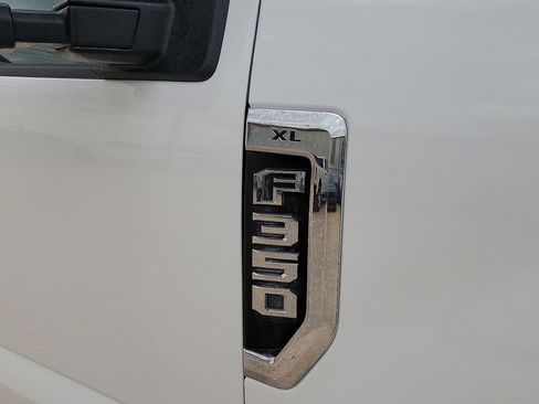 Used 2020 Ford F350 XL w/ Power Equipment Group image 13