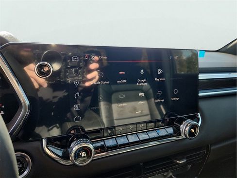 Used 2025 GMC Canyon Elevation w/ Convenience Package image 24