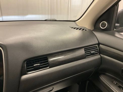 Used 2016 Mitsubishi Outlander GT AWD/4WD image 29