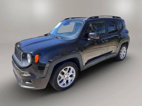 Used 2017 Jeep Renegade Latitude w/ Popular Equipment Group FWD image 2