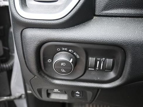 Used 2022 RAM 1500 Laramie AWD/4WD image 18