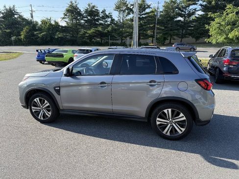Used 2020 Mitsubishi Outlander Sport Black Edition FWD image 9