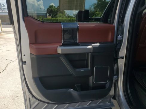 Used 2022 Ford F350 Platinum AWD/4WD image 21