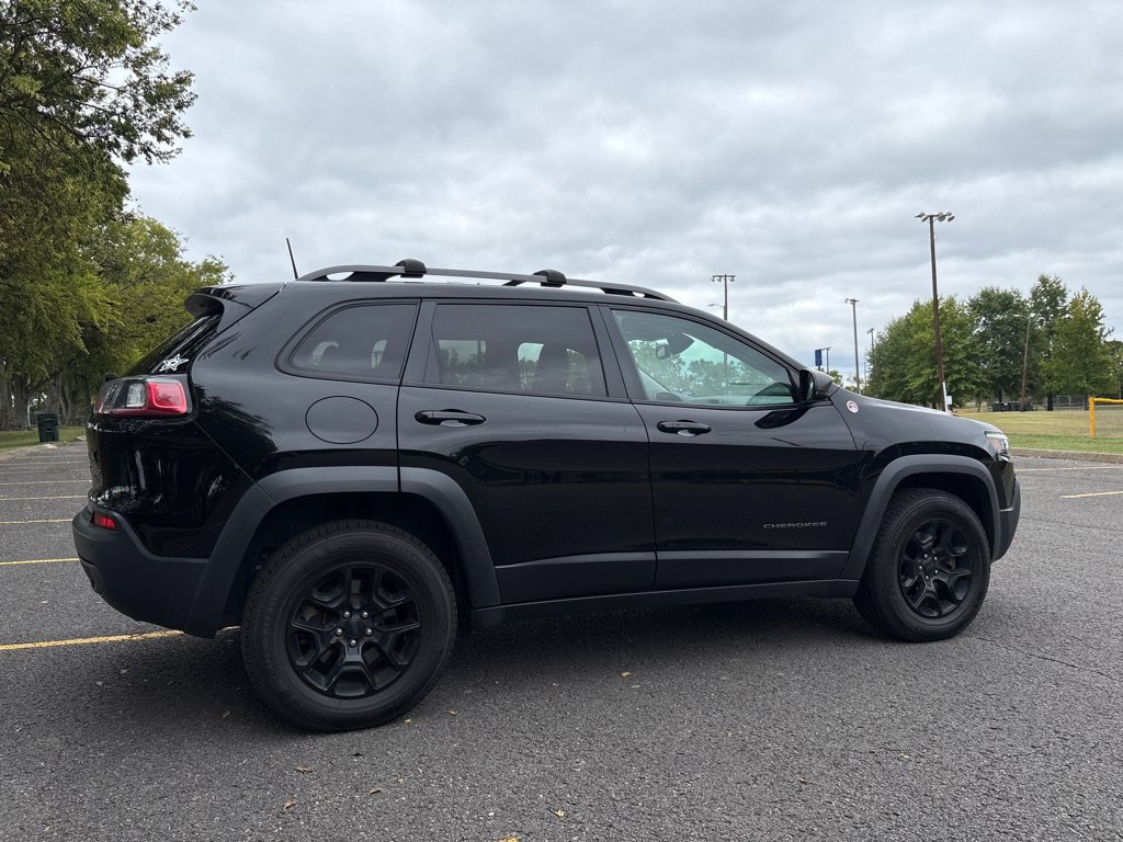 Used 2020 Jeep Cherokee Trailhawk AWD/4WD image 6