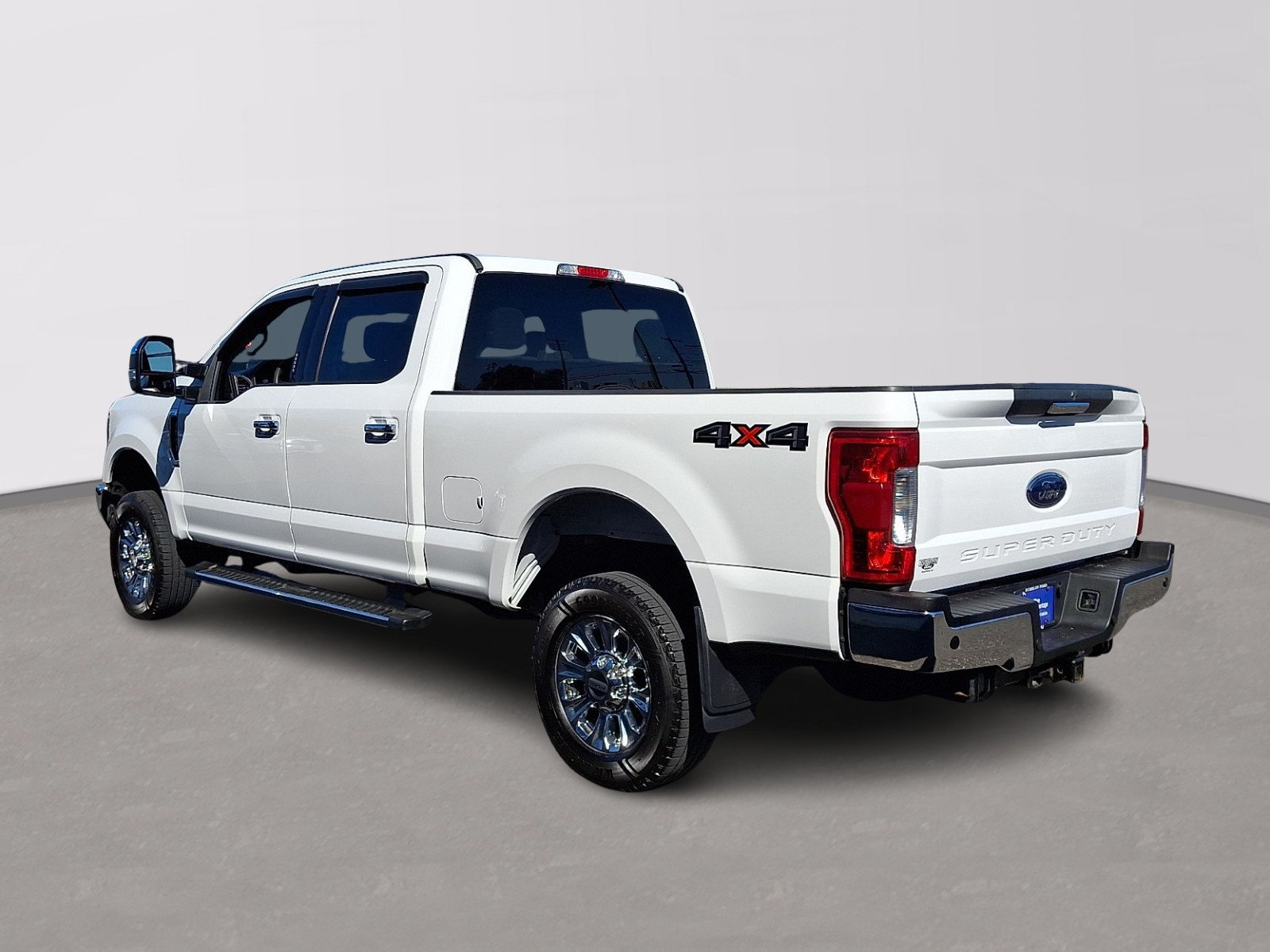 Certified 2018 Ford F250 XLT w/ XLT Premium Package AWD/4WD image 4