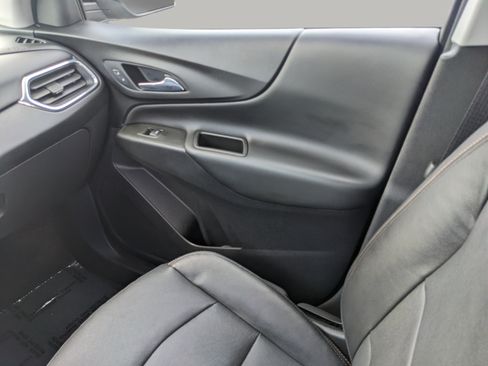 Used 2021 Chevrolet Equinox LT FWD image 16