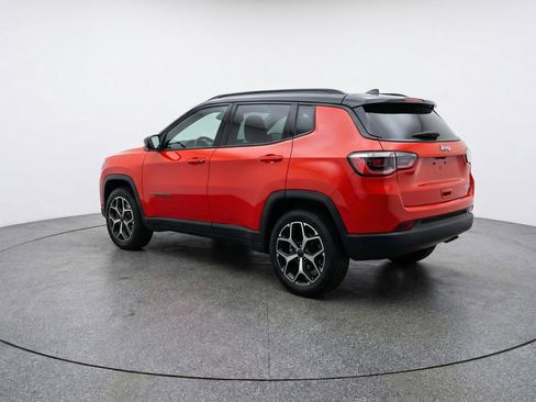 Used 2025 Jeep Compass Limited image 6