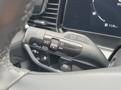 Certified 2025 Kia Sportage SX image 32