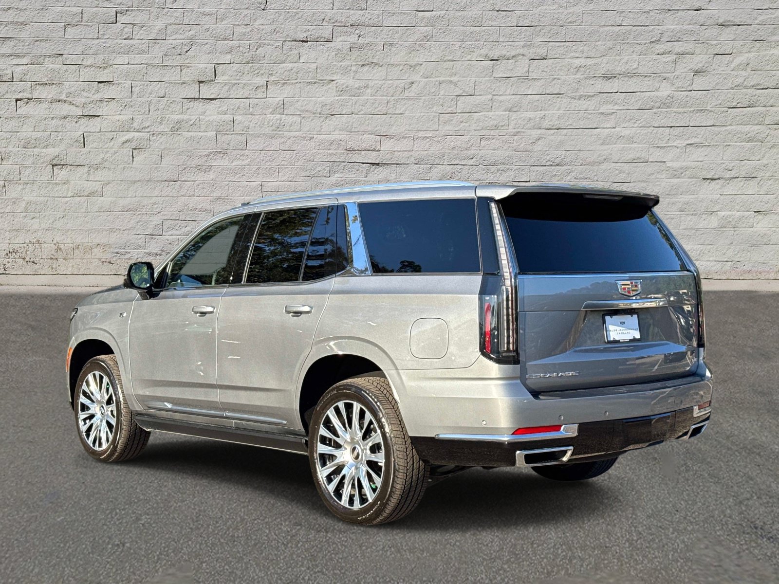 Used 2026 Cadillac Escalade Platinum Luxury w/ LPO, Floor Liner Package AWD/4WD image 3