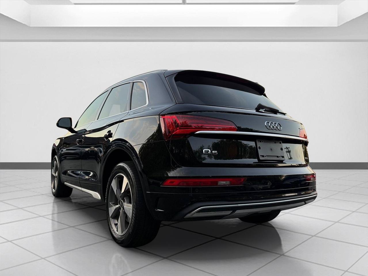 Used 2023 Audi Q5 2.0T Premium AWD/4WD image 3