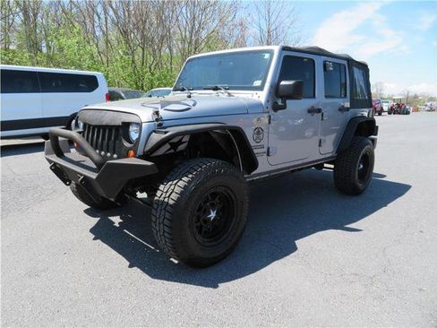 Used 2014 Jeep Wrangler Unlimited Sport image 13