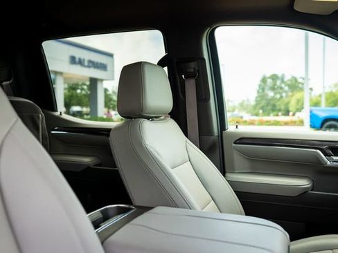 Used 2024 Chevrolet Silverado 1500 LTZ AWD/4WD image 8