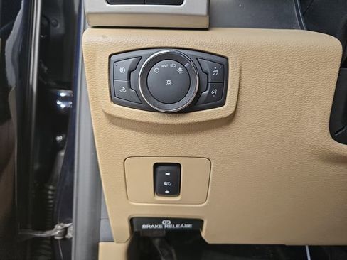 Used 2021 Ford F250 Lariat w/ Chrome Package image 24