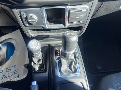 Used 2020 Jeep Wrangler Sport image 23