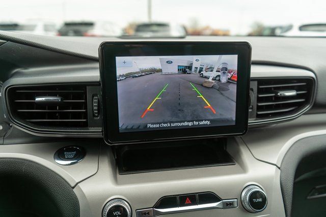 Used 2023 Ford Explorer XLT AWD/4WD image 24