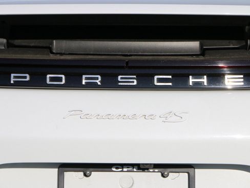 Used 2018 Porsche Panamera 4S w/ Premium Package Plus AWD/4WD image 4