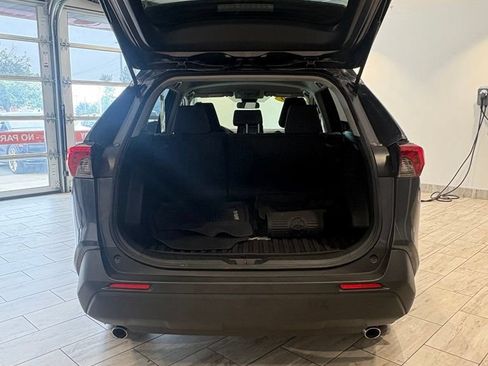 Used 2020 Toyota RAV4 LE w/ All Weather Liner Package AWD/4WD image 9