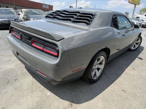 Used 2018 Dodge Challenger SXT image 5