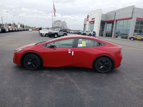 New 2026 Toyota Prius Plug-In Hybrid image 4